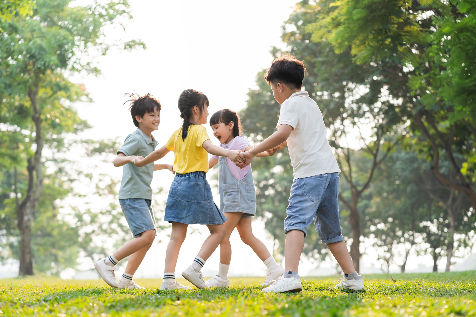 group-image-asian-children-having-fun-park (2)